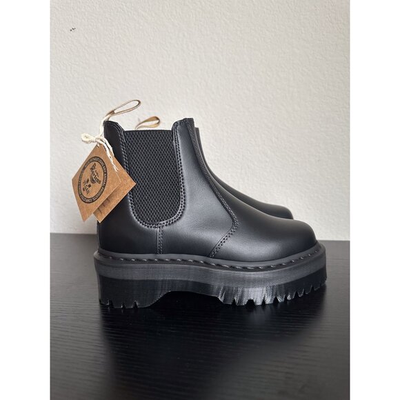 NEW Dr. Martens Vegan 2976 Quad Platform Chelsea Boots US 6 Mono Black - Picture 2 of 6